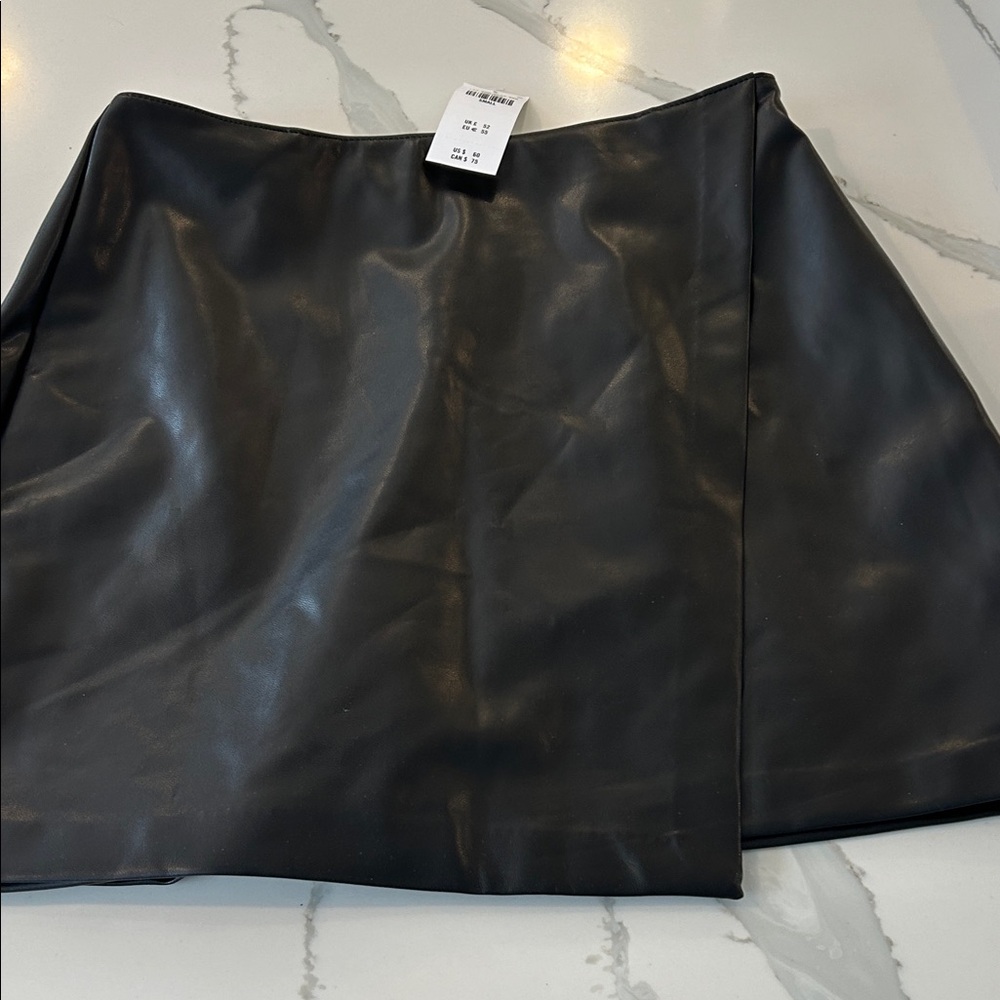NWT Abercrimbue Pleather Skort